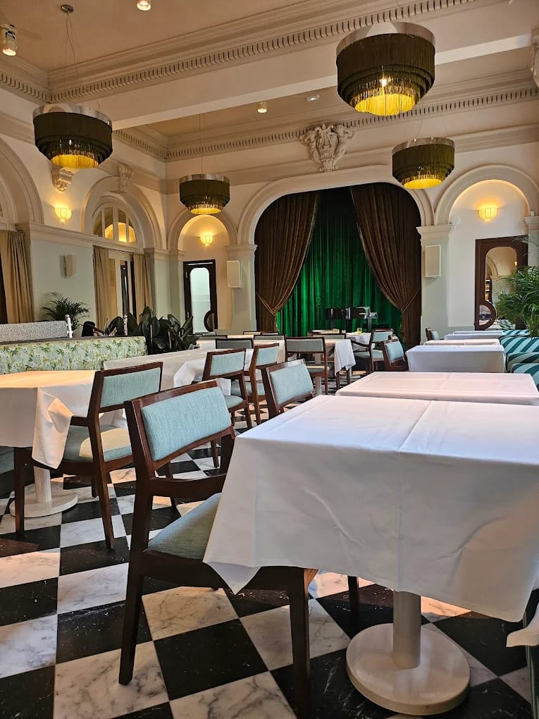 Le Grand Café Napoléon